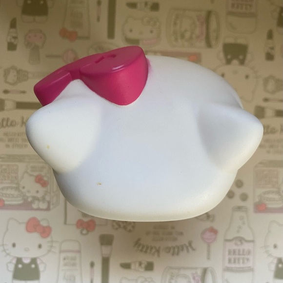 Vaulted Original Hello Kitty Funko POP #1 - Picture 7 of 11